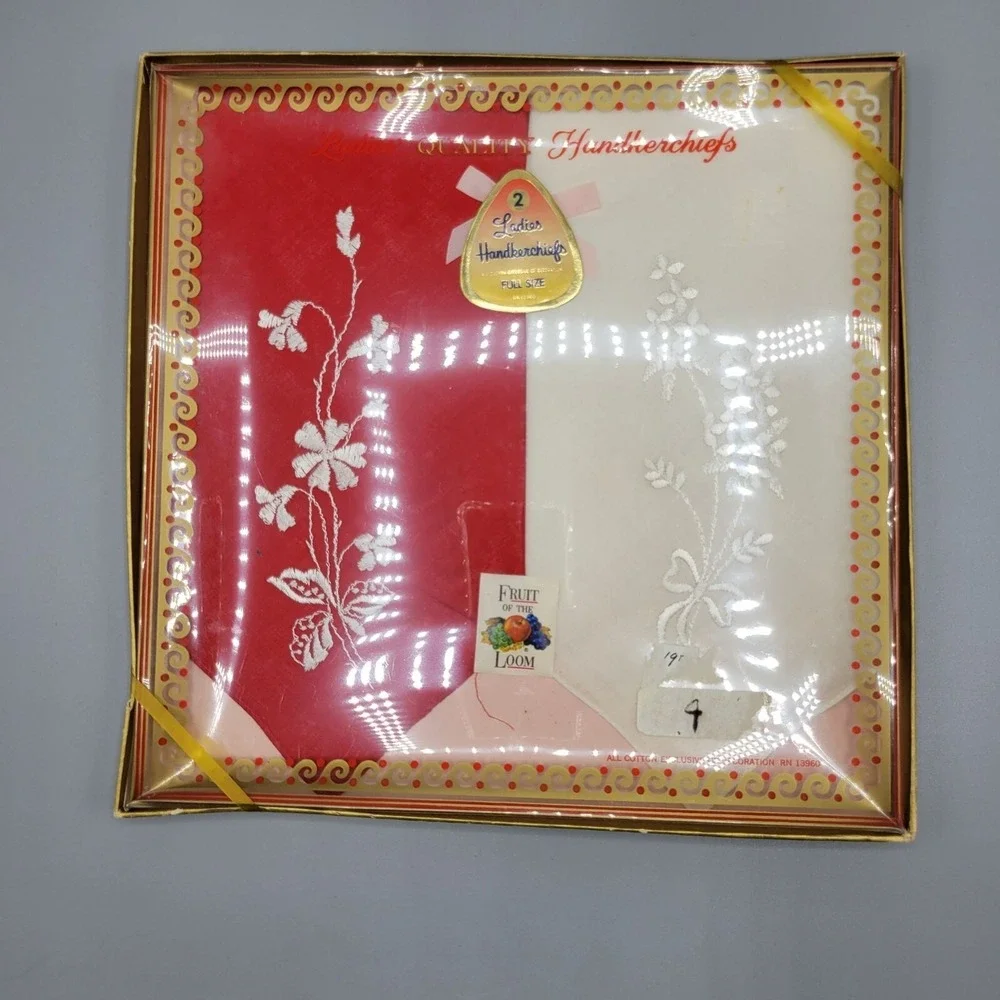Vtg Fruit Of The Loom Ladies Quality Handkerchiefs Cotton Embroidered Set of 2